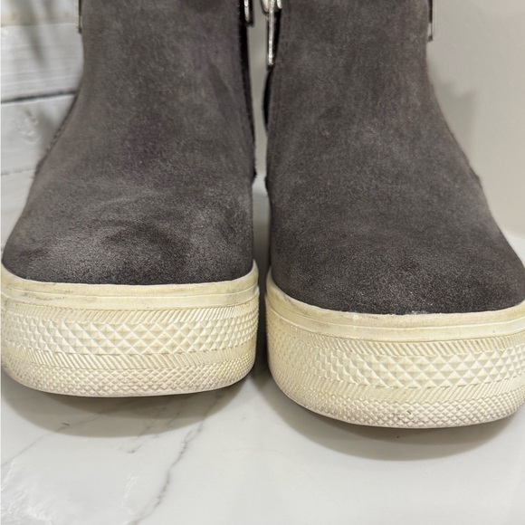 Steve Madden Wedgie Platform Sneakers Ankle Booties Gray Suede Size 6 - Picture 4 of 11